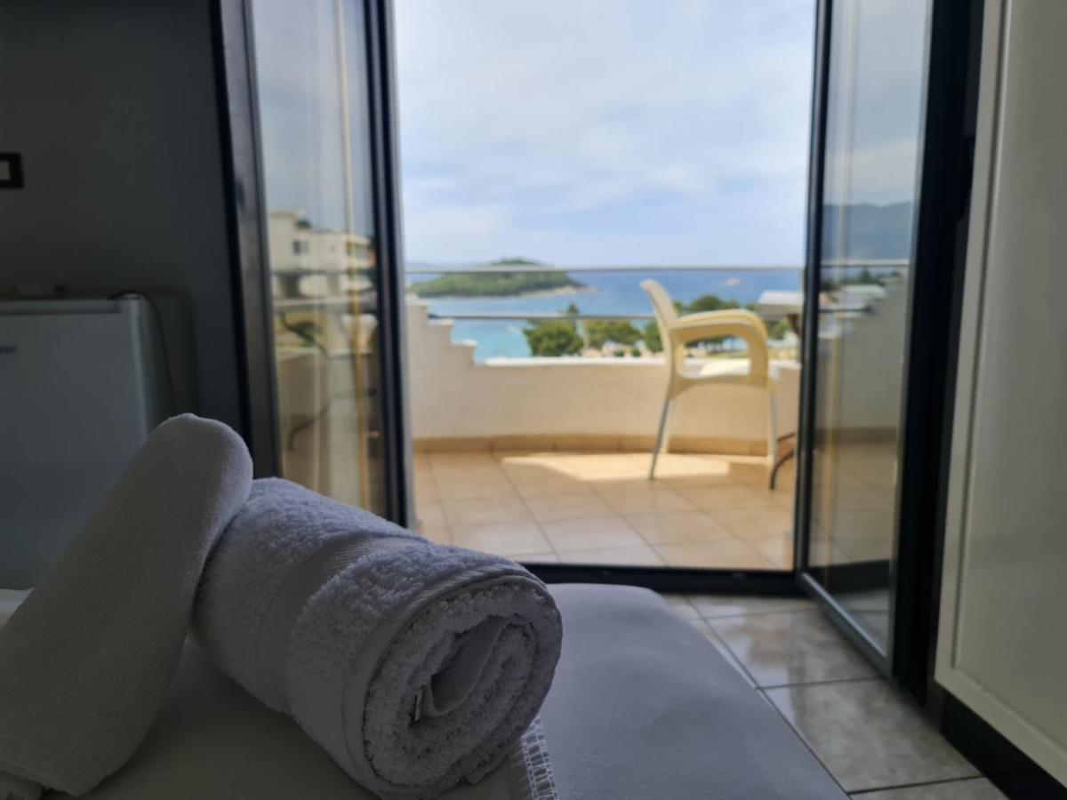 Hotel Ardiani クサミル エクステリア 写真