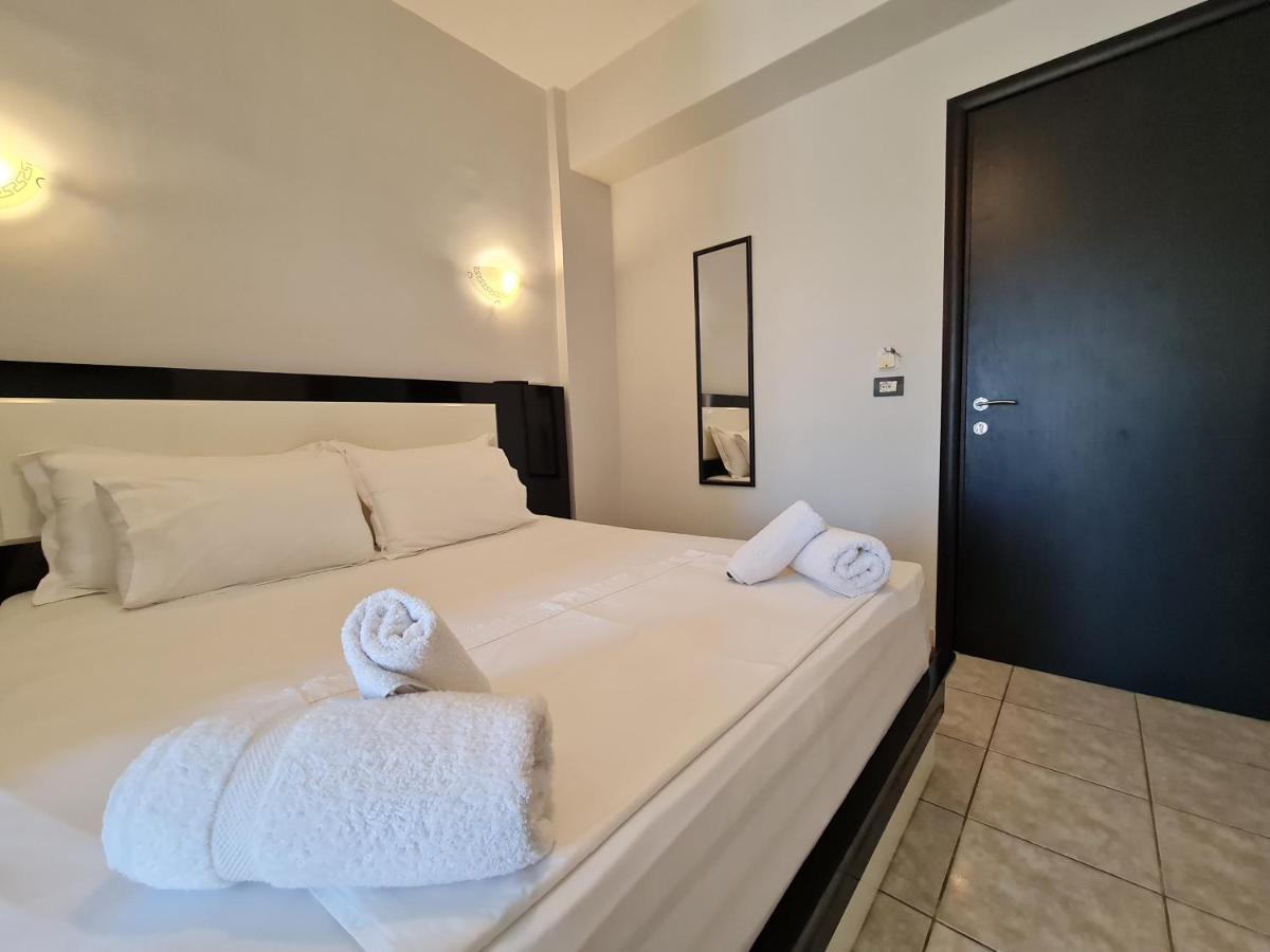 Hotel Ardiani クサミル エクステリア 写真