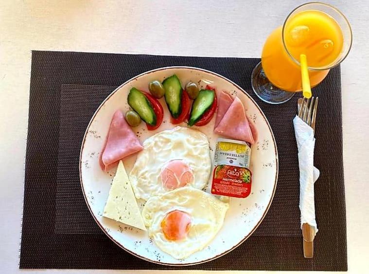 Hotel Ardiani クサミル エクステリア 写真