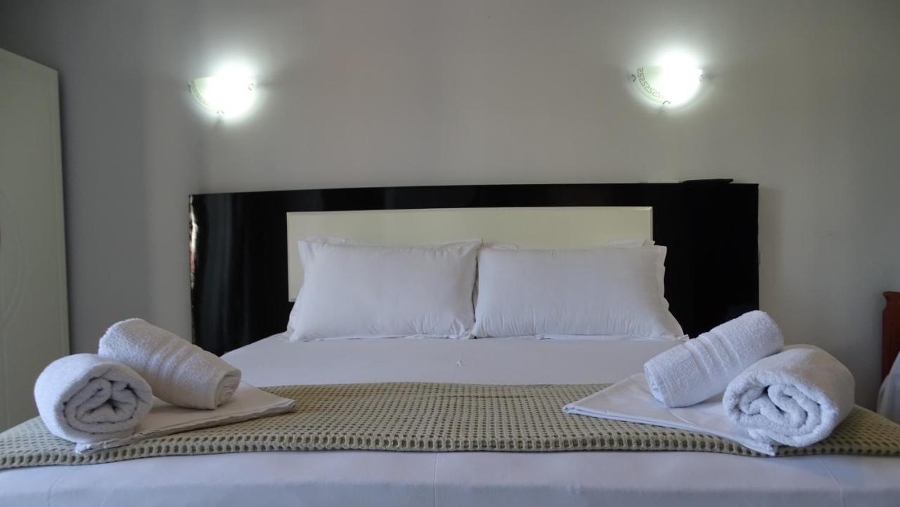 Hotel Ardiani クサミル エクステリア 写真