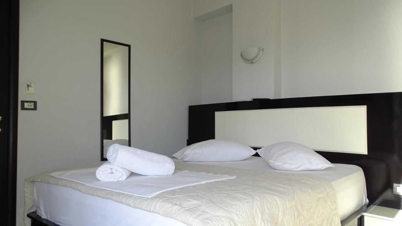 Hotel Ardiani クサミル エクステリア 写真